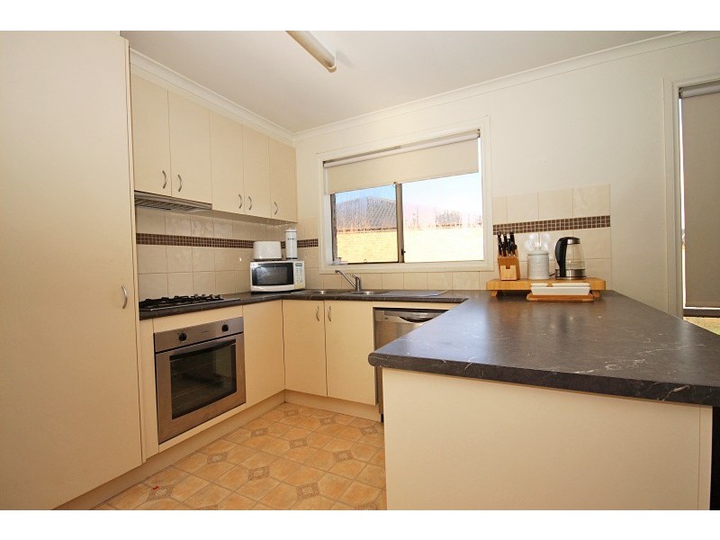 4 Cluden Gardens, Sebastopol VIC 3356