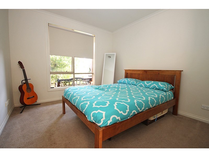 4 Cluden Gardens, Sebastopol VIC 3356