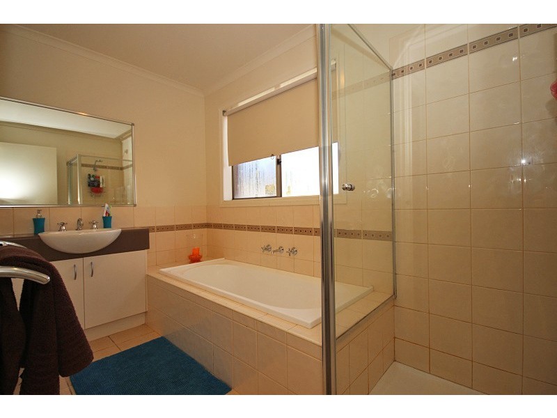 4 Cluden Gardens, Sebastopol VIC 3356