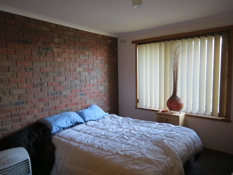 2/416 Forest Street, Wendouree VIC 3355