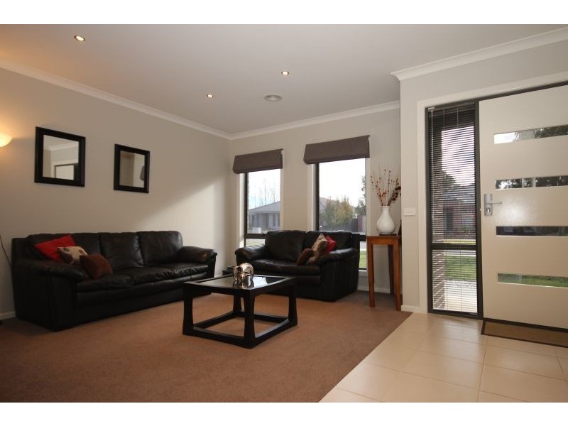 6 Wensleydale Drive, Alfredton VIC 3350