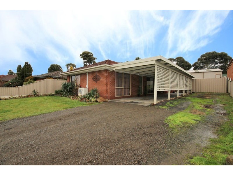 8 Melvyn Crescent, Mount Clear VIC 3350