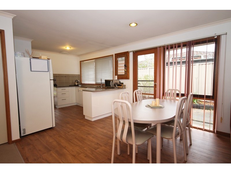 8 Melvyn Crescent, Mount Clear VIC 3350