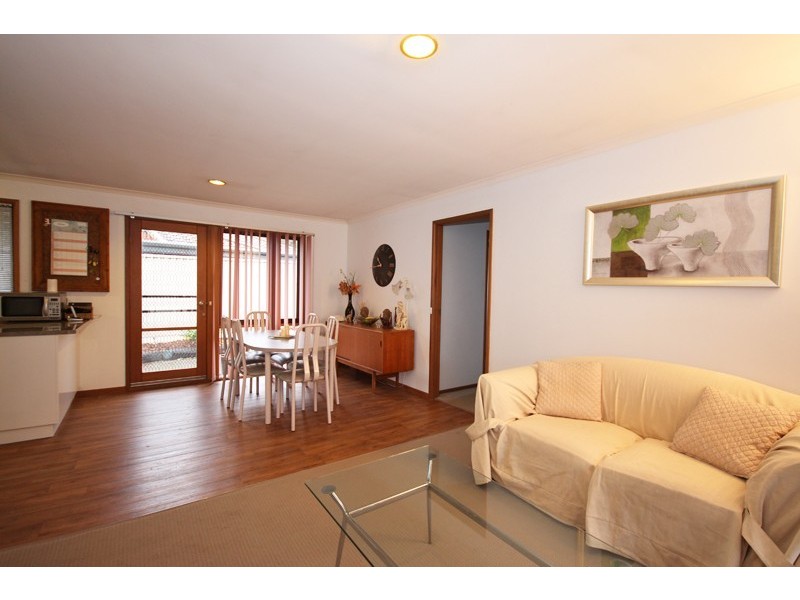 8 Melvyn Crescent, Mount Clear VIC 3350