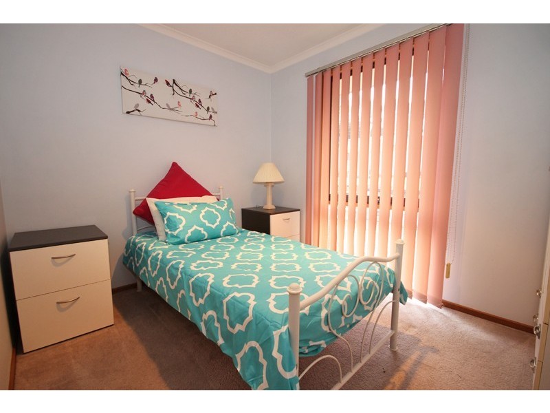 8 Melvyn Crescent, Mount Clear VIC 3350