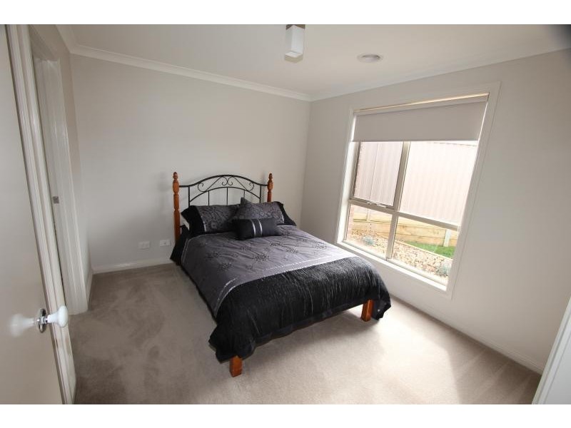 9 Muller Court, Mount Clear VIC 3350