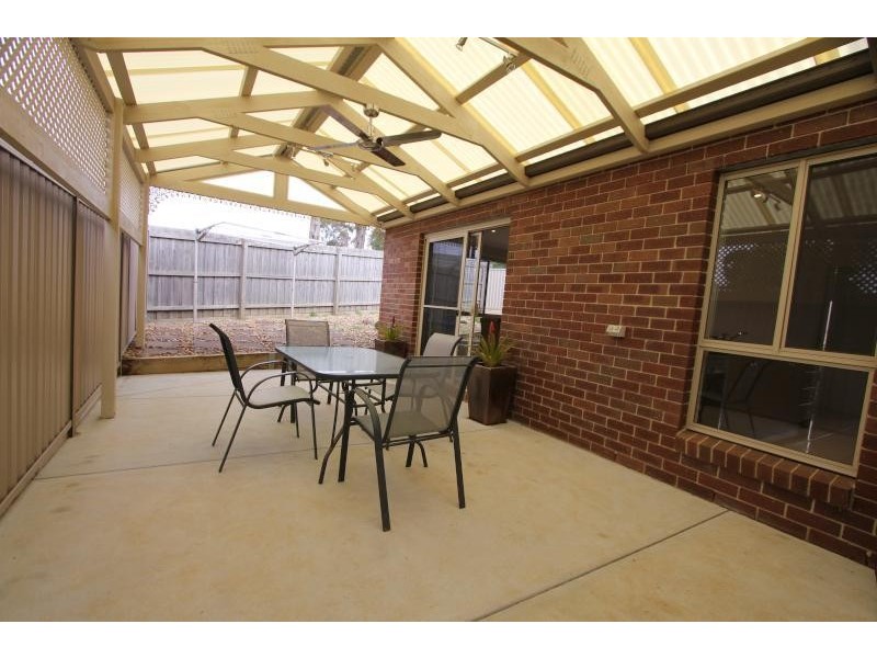 9 Muller Court, Mount Clear VIC 3350