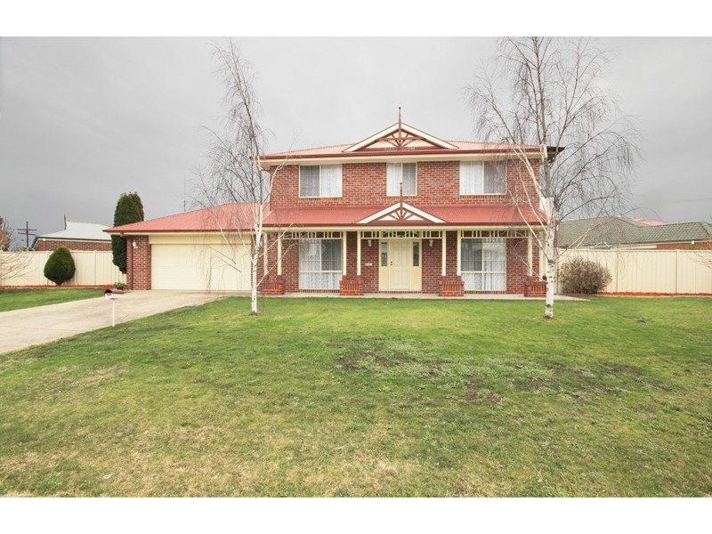 41 Rowan Parade, Wendouree VIC 3355