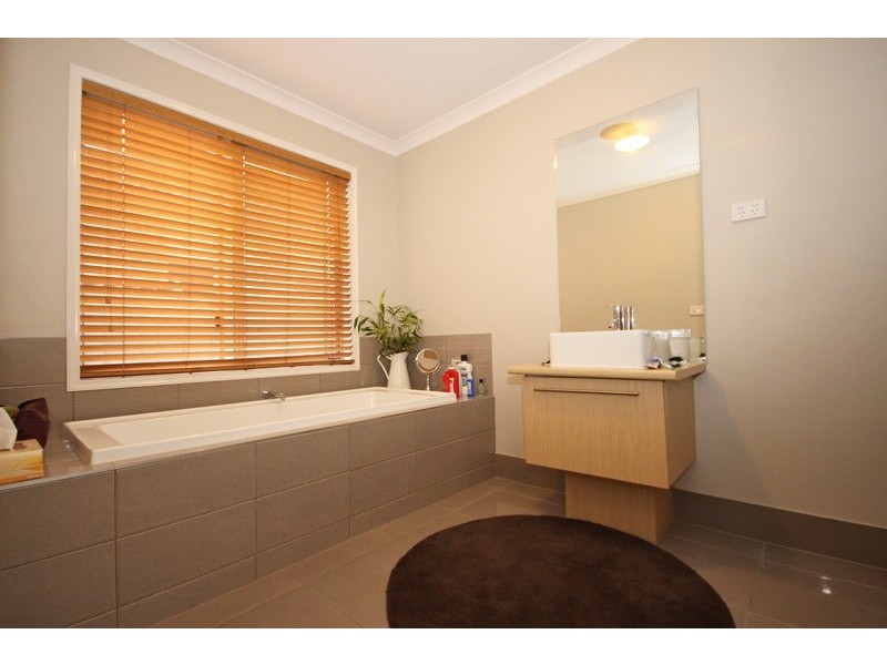 37 The Ridge, Delacombe VIC 3356