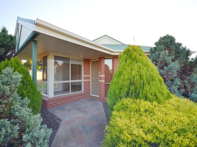 1/106 Whitehorse Road, Mount Clear VIC 3350