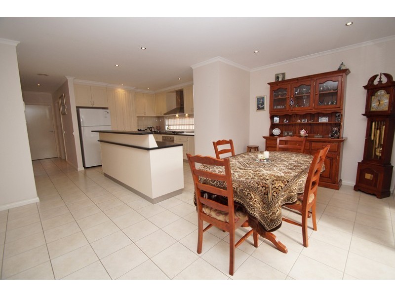 98 Birdwood Avenue, Sebastopol VIC 3356