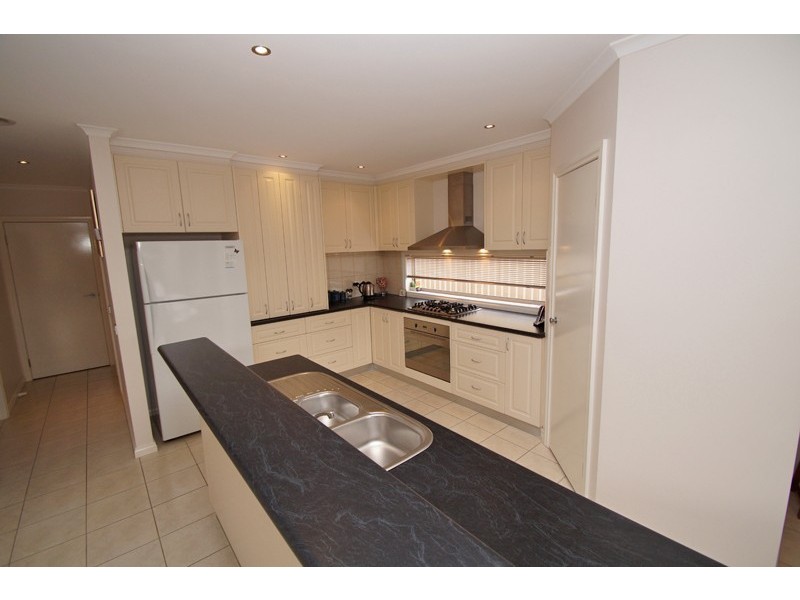 98 Birdwood Avenue, Sebastopol VIC 3356