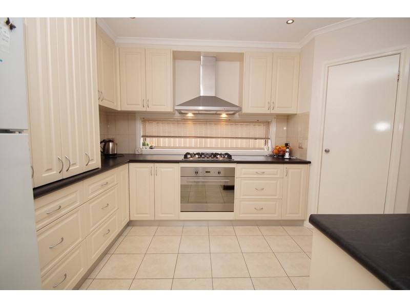 98 Birdwood Avenue, Sebastopol VIC 3356