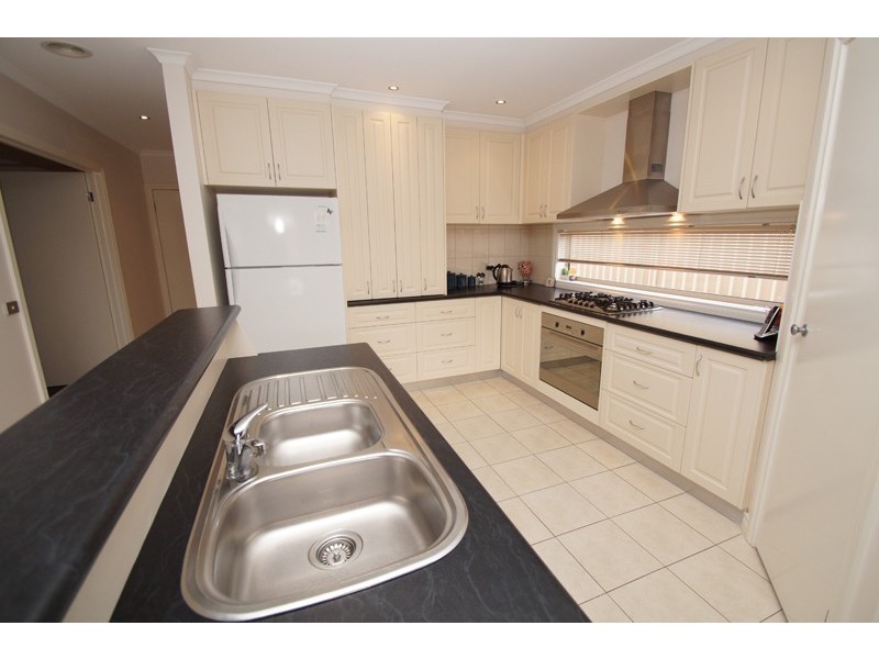 98 Birdwood Avenue, Sebastopol VIC 3356