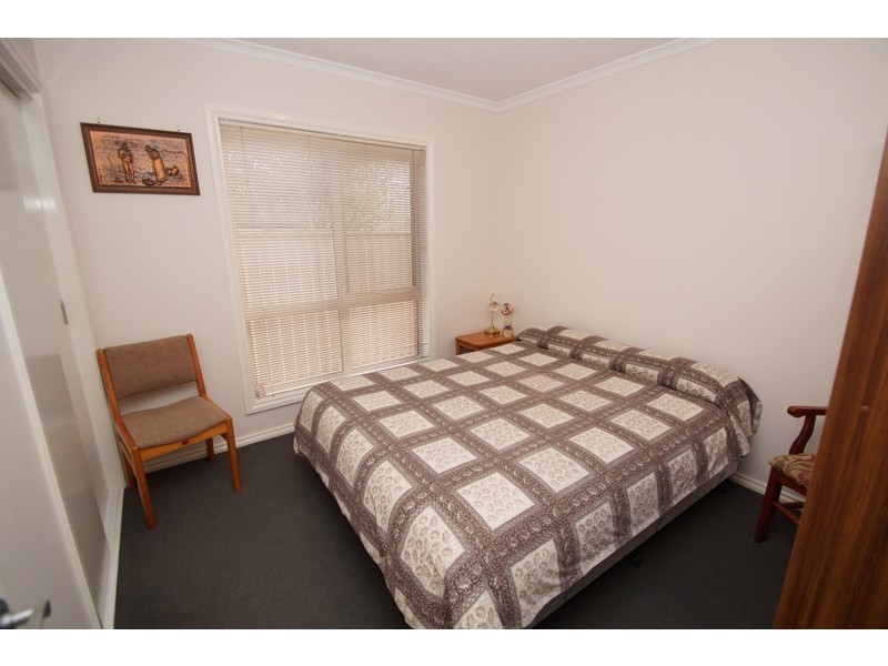 98 Birdwood Avenue, Sebastopol VIC 3356