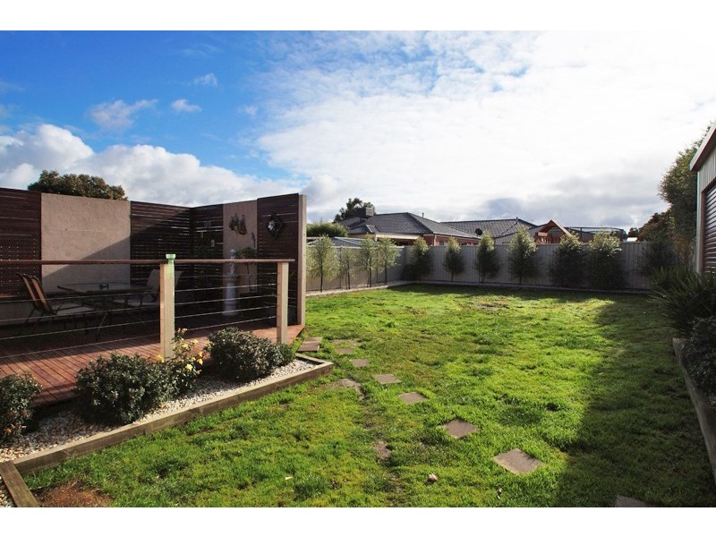 98 Birdwood Avenue, Sebastopol VIC 3356