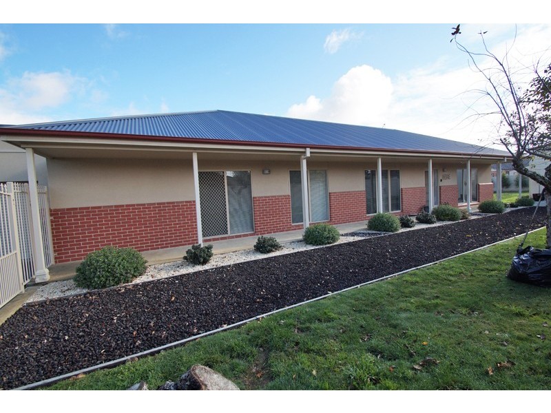 98 Birdwood Avenue, Sebastopol VIC 3356