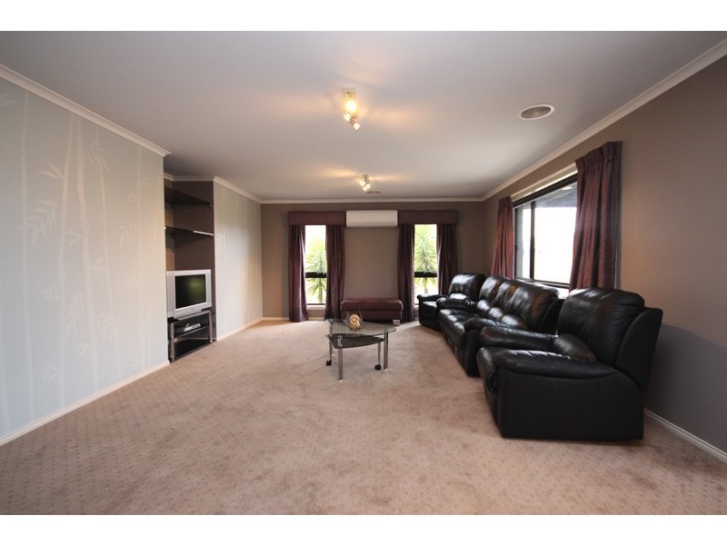 101 Alfredton Drive, Alfredton VIC 3350