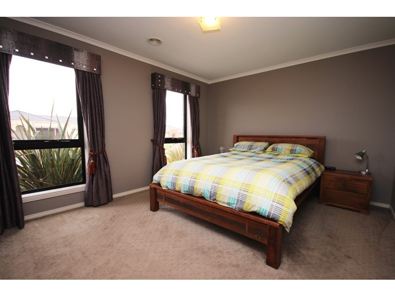 101 Alfredton Drive, Alfredton VIC 3350