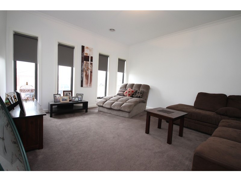 39 Ascot Gardens Drive, Delacombe VIC 3356