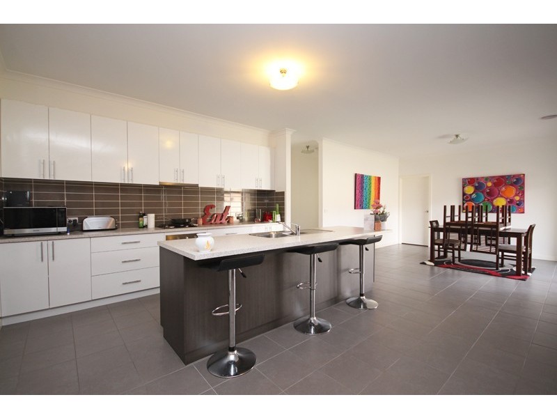 39 Ascot Gardens Drive, Delacombe VIC 3356