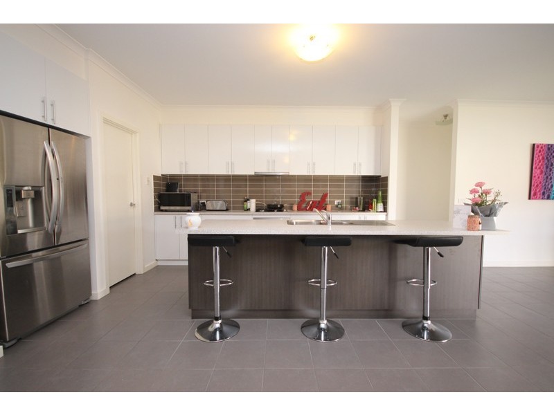 39 Ascot Gardens Drive, Delacombe VIC 3356