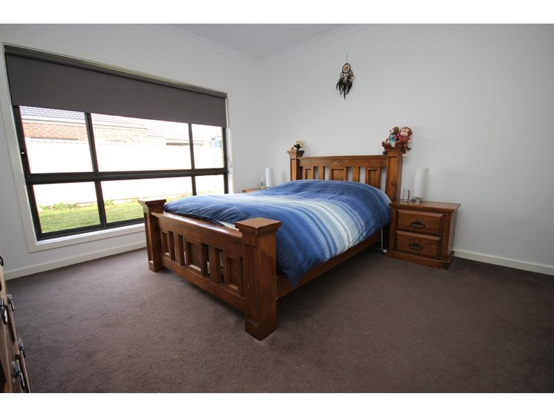 39 Ascot Gardens Drive, Delacombe VIC 3356