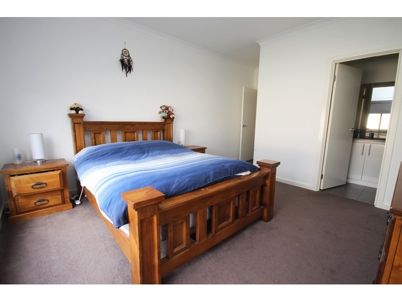 39 Ascot Gardens Drive, Delacombe VIC 3356