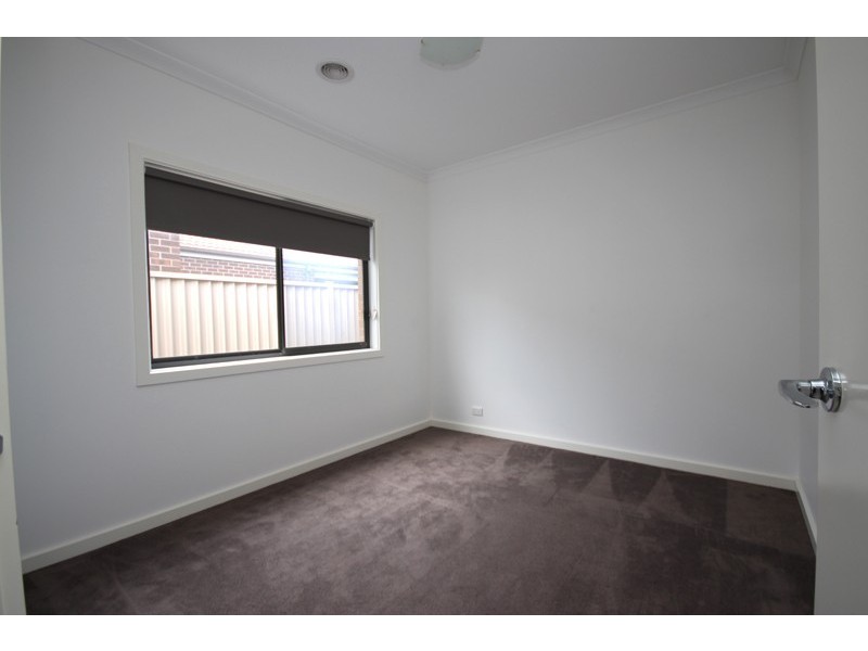 39 Ascot Gardens Drive, Delacombe VIC 3356