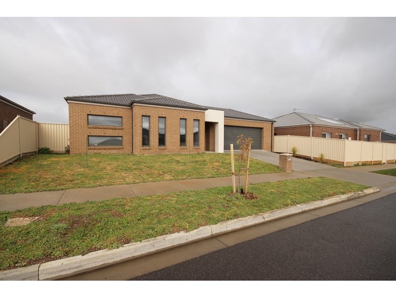 39 Ascot Gardens Drive, Delacombe VIC 3356