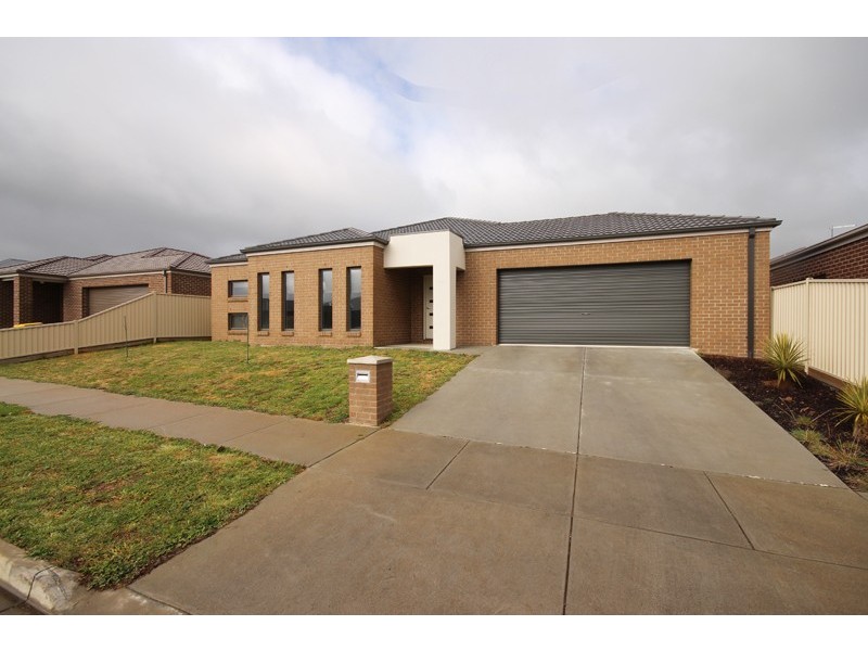 39 Ascot Gardens Drive, Delacombe VIC 3356