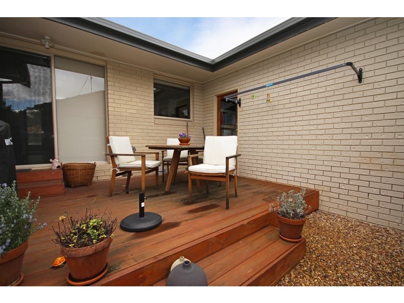 1/24 Bradby Avenue, Mount Clear VIC 3350