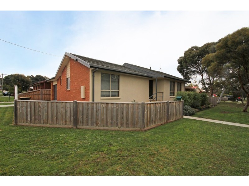 1/24 Bradby Avenue, Mount Clear VIC 3350