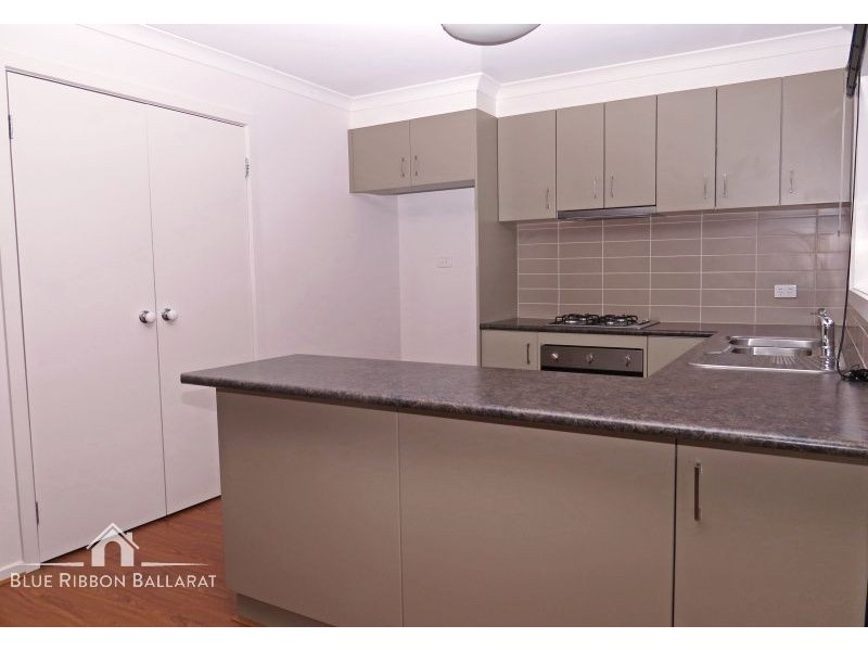 3/274a Albert Street, Sebastopol VIC 3356