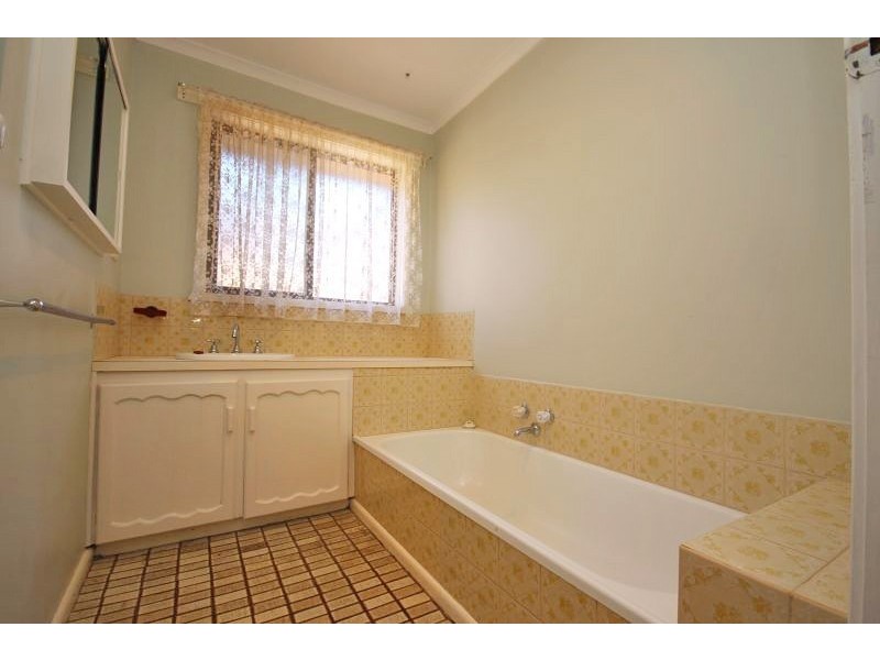 3 Kiwa Street, Wendouree VIC 3355