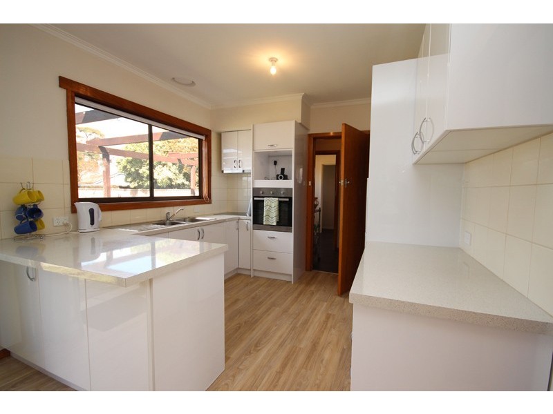 2 Halbert Street, Wendouree VIC 3355