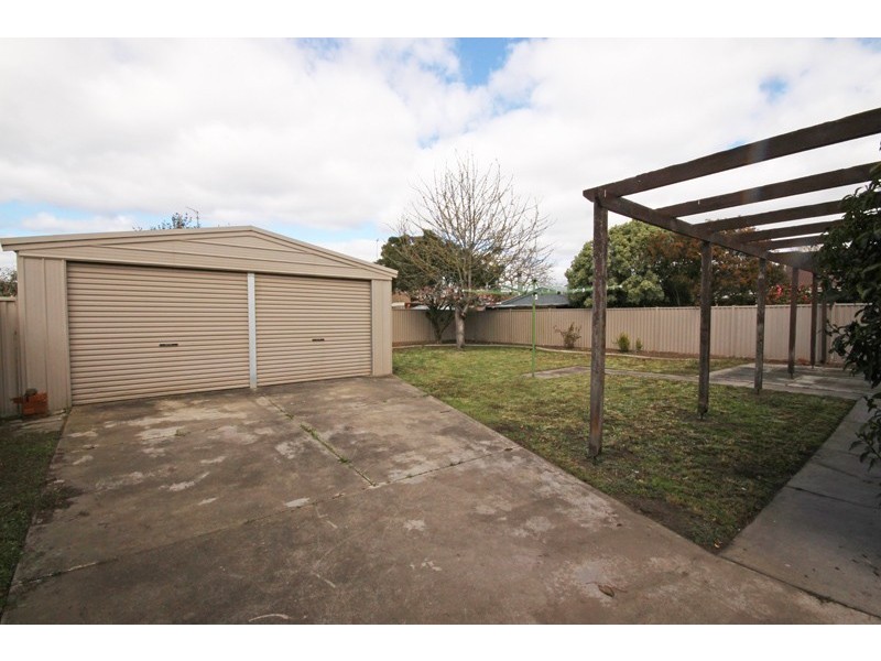 2 Halbert Street, Wendouree VIC 3355