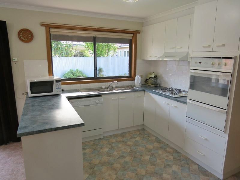 2/9 Park Street, Wendouree VIC 3355