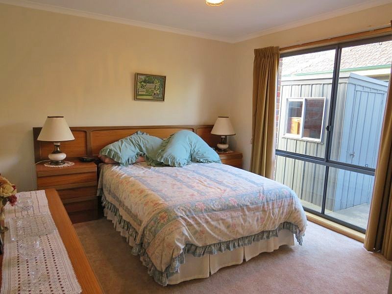 2/9 Park Street, Wendouree VIC 3355