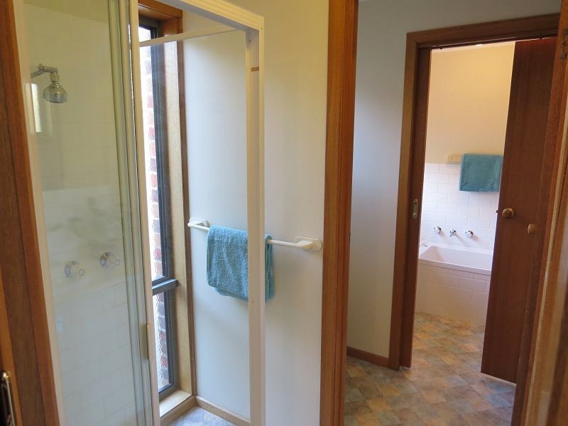 2/9 Park Street, Wendouree VIC 3355