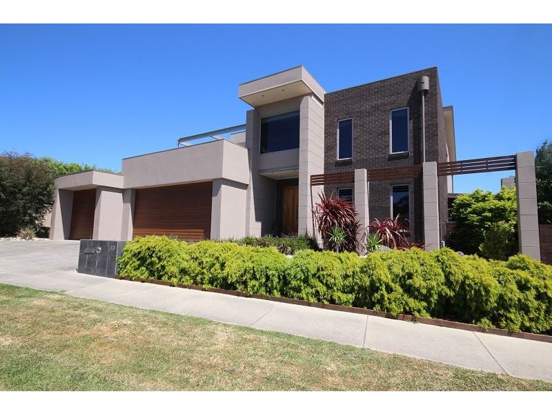 13 Pinevale Way, Ballarat North VIC 3350