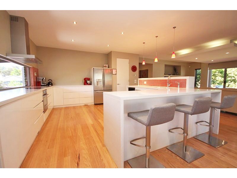 13 Pinevale Way, Ballarat North VIC 3350