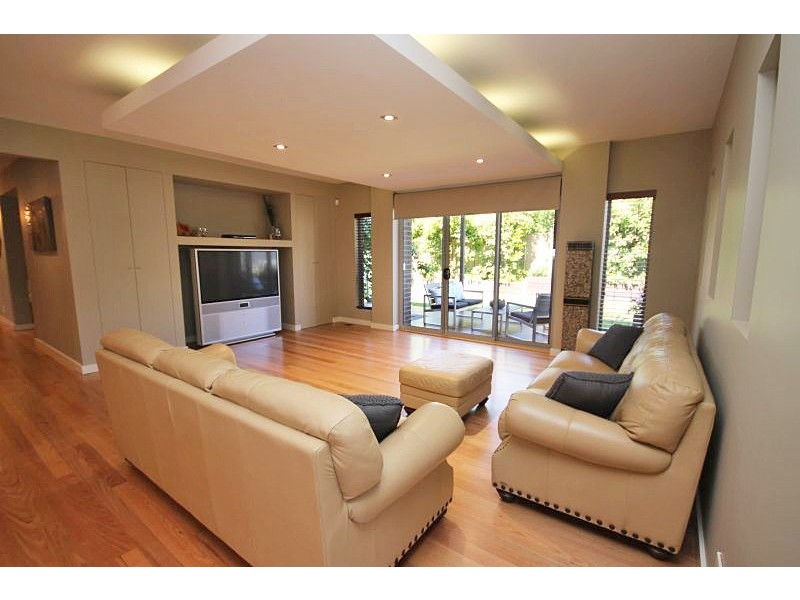 13 Pinevale Way, Ballarat North VIC 3350