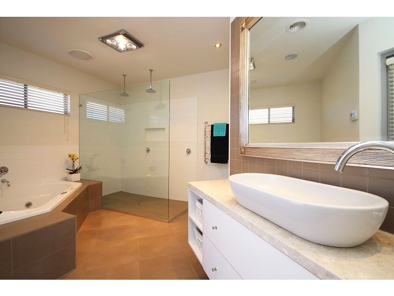 13 Pinevale Way, Ballarat North VIC 3350