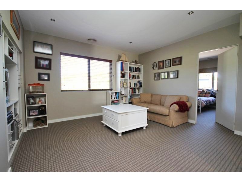 13 Pinevale Way, Ballarat North VIC 3350