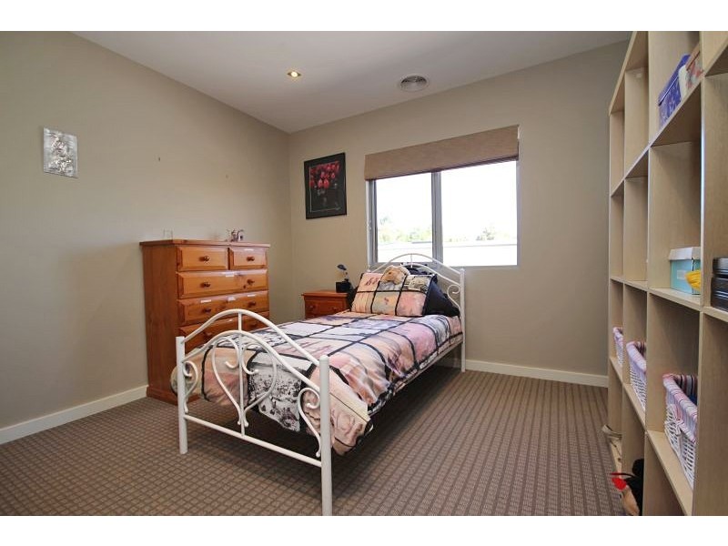 13 Pinevale Way, Ballarat North VIC 3350