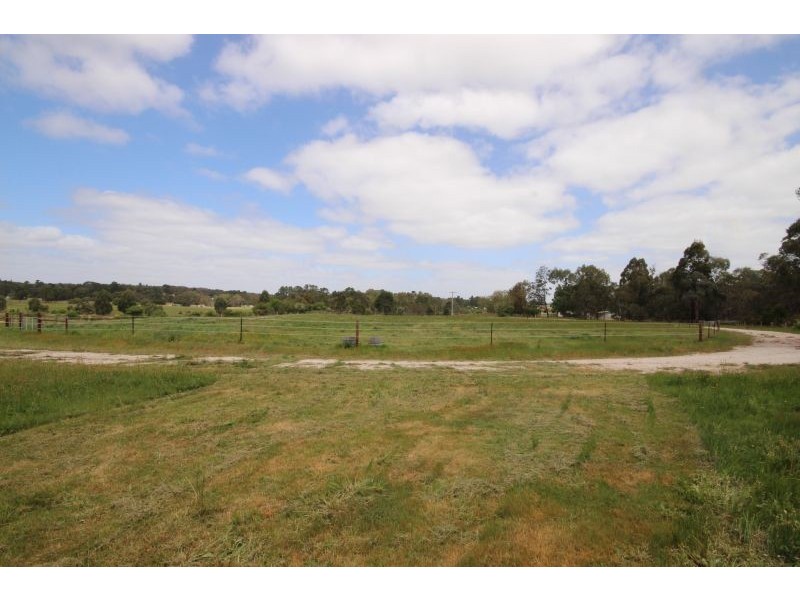 69 Whites Road, Smythesdale VIC 3351