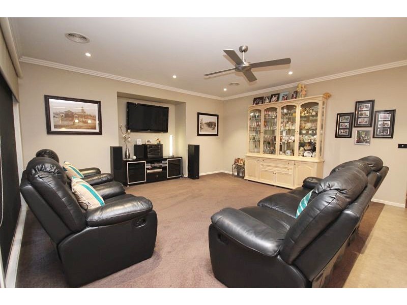 18 Hereford Close, Delacombe VIC 3356