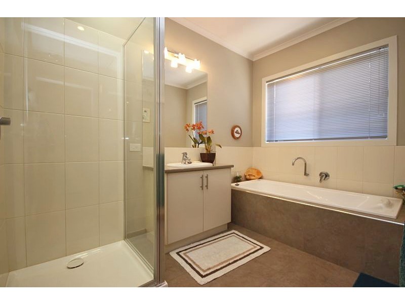 18 Hereford Close, Delacombe VIC 3356