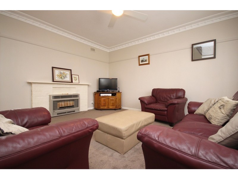 14 Orama Avenue, Wendouree VIC 3355